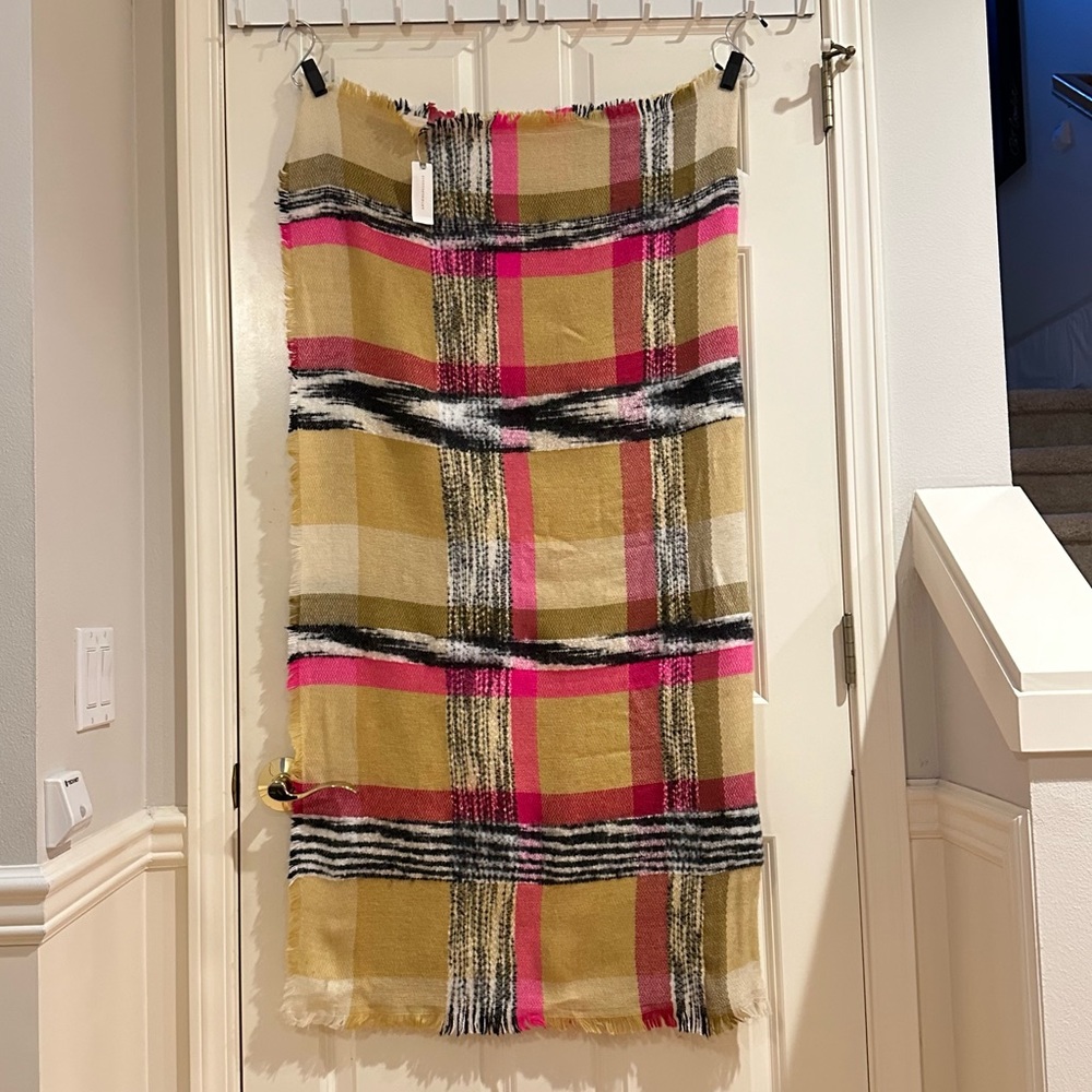 NWTs Anthro “Plaid Blanket Scarf” by Pilcro - Picture 6 of 9